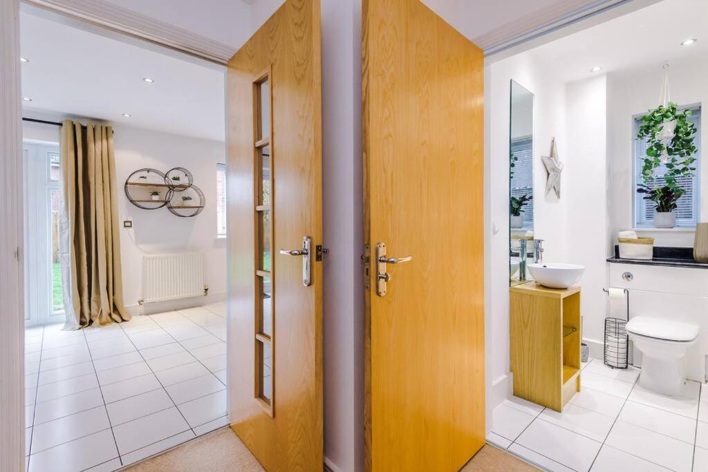Luxurious Cosy 4Br Home Cheshire Saughall Exterior photo